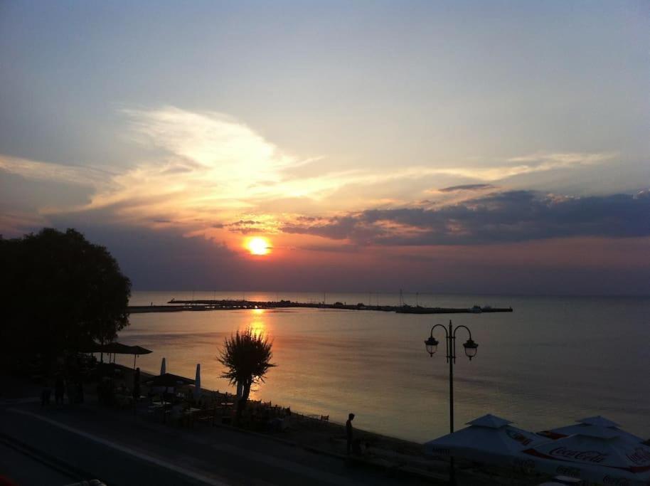 Sea And Sun Luxury Apartment Néoi Epivátai Extérieur photo
