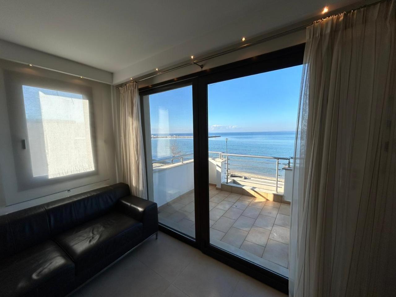 Sea And Sun Luxury Apartment Néoi Epivátai Extérieur photo