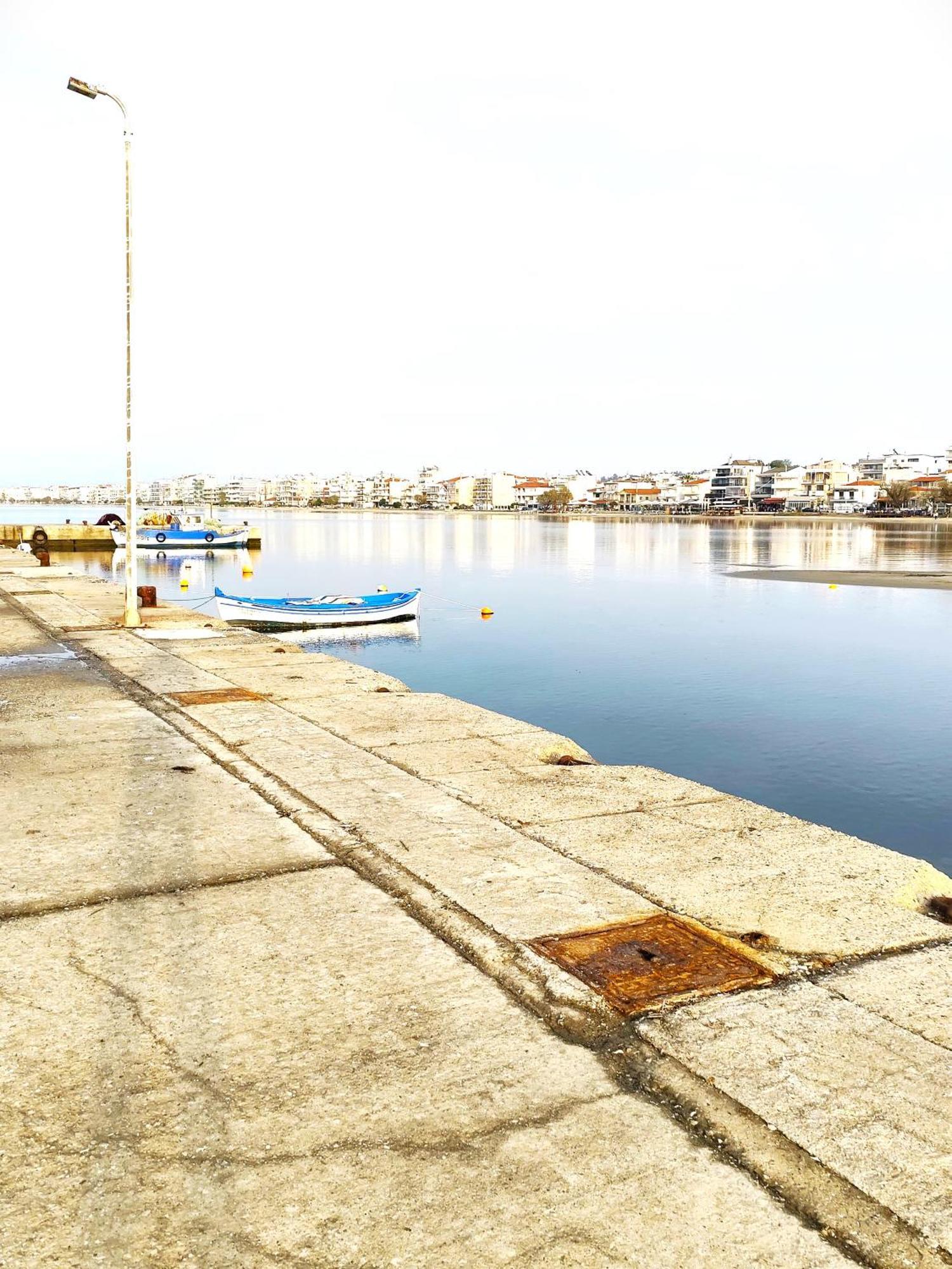 Sea And Sun Luxury Apartment Néoi Epivátai Extérieur photo